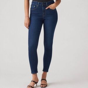 Levi’s 721 High Rise Skinny Jeans Dark Wash Women’s Size 28x30 NWT